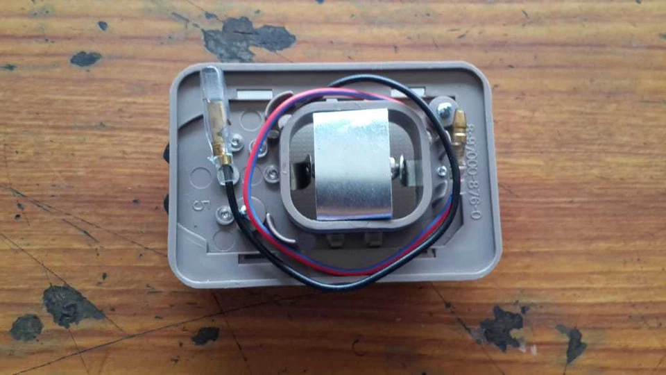 Luz interior habitación ISUZU TROOPER MÁS RÁPIDO ISUZU LUV parte original ISUZU Foto 3 de 3