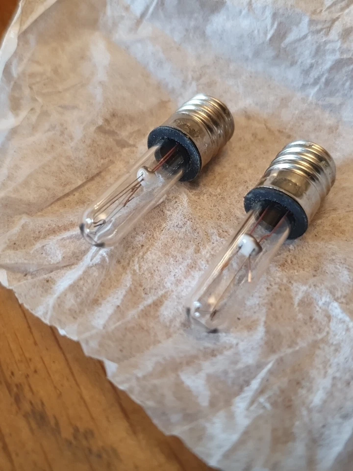 2x Genuine NOS Hivac Panel Bulb 24S6 Screw Type 24V 2.4W Military Lorry Dash - Image 4 of 4
