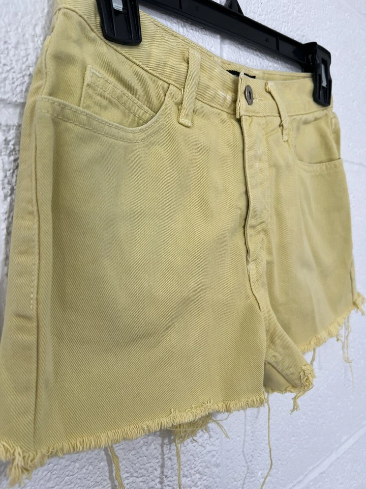 Pantalones Cortos Guess Vintage Denim Corte Talla 27 Amarillo Desteñido Foto 4 de 4