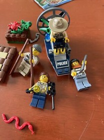 Lego City 60066. Swamp Police Starter Set - Complete Set No Box