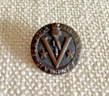 WWI US Home Front V Victory Loan Volunteer Pin Statue of Liberty Torch WW1