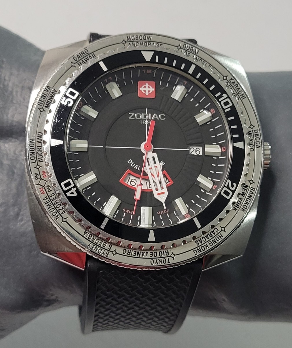 シューティングウォッチ　サイン付き　激レア Rare Zodiac Z03701 Super Dragon World Timer Swiss Quartz Men's
