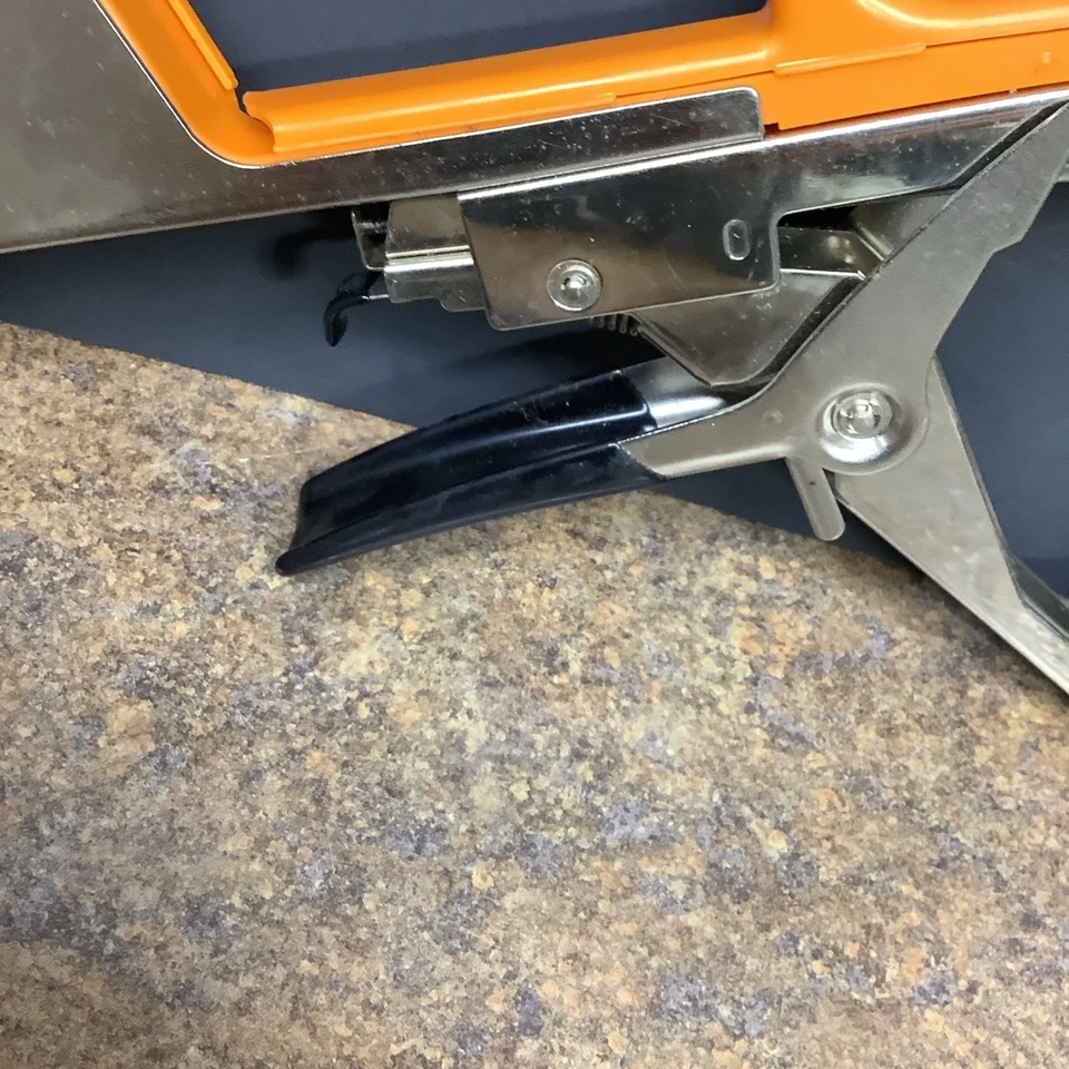 Max Tapener HT-B2 Herramienta de atado de plantas Vivero Jardín Bonzi Plus Cinta Grapas Hojas Foto 4 de 4