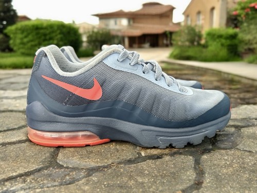 Nike Air Max InVigor Women's Size 7M Sneakers in Blue Hot Lava - Picture 3 of 18