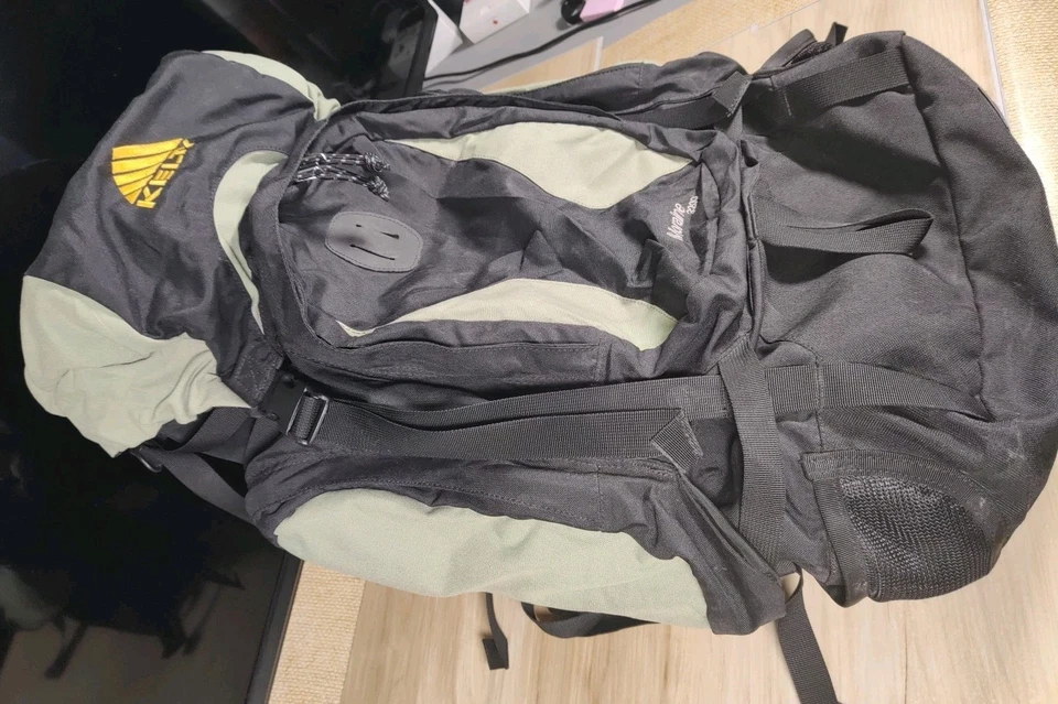 Mochila Kelty Moraine 3200 Senderismo Montaña Espalda Dura Cincha y Hebilla Foto 3 de 4