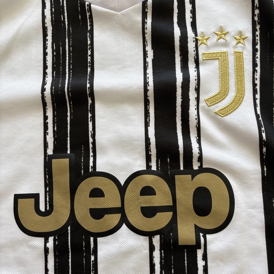 Camiseta y pantalones cortos de fútbol del club de fútbol Juventus #7 Ronaldo adulto pequeños Foto 3 de 4