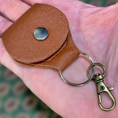 Clip & Carry Kit Brown Leather Pick Holder Swivel Clip