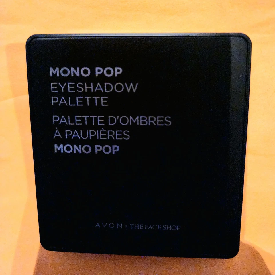 Avon x The Face Shop Monopop Eyeshadow Palette in Mood Coral - Image 4 of 4