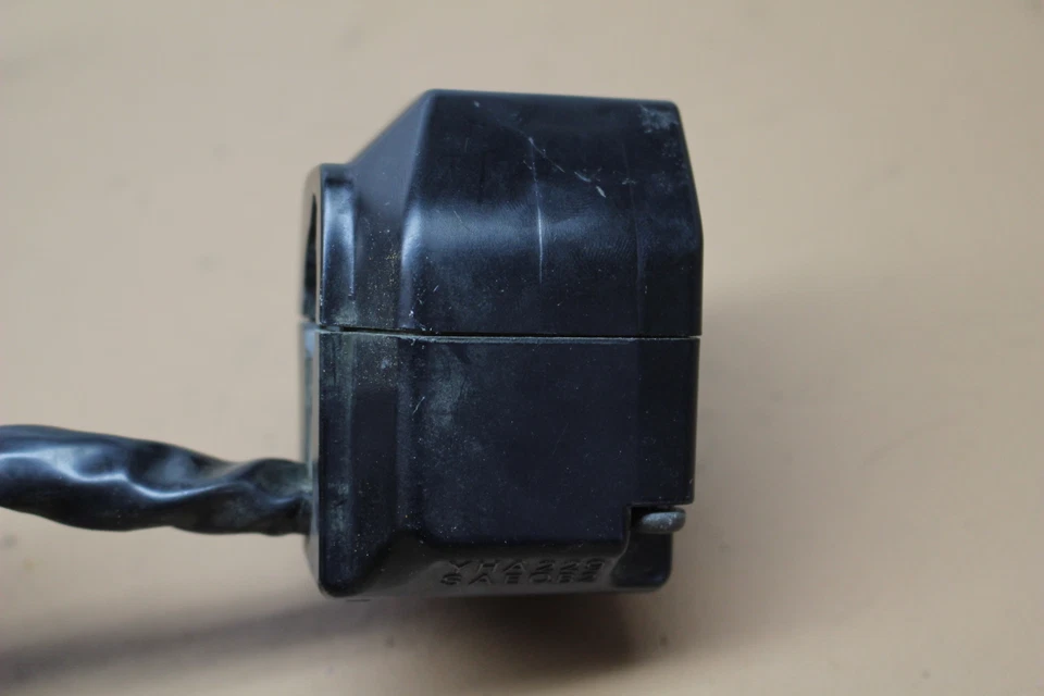 Mando manillar izquierdo Yamaha FJ1200 FZ700 1986 FZ750 1987 (YSHC130) Foto 4 de 4