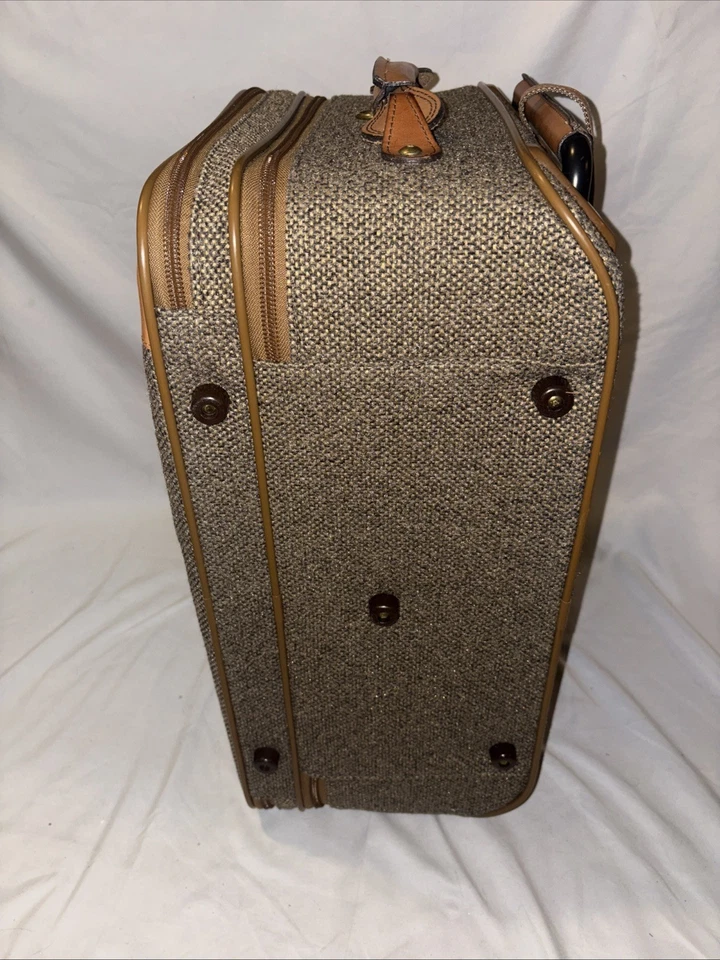 1970s Hartmann Expandable Tweed/Leather 22" Rolling Wheeled Carry on Luggage Bag - Image 4 of 4