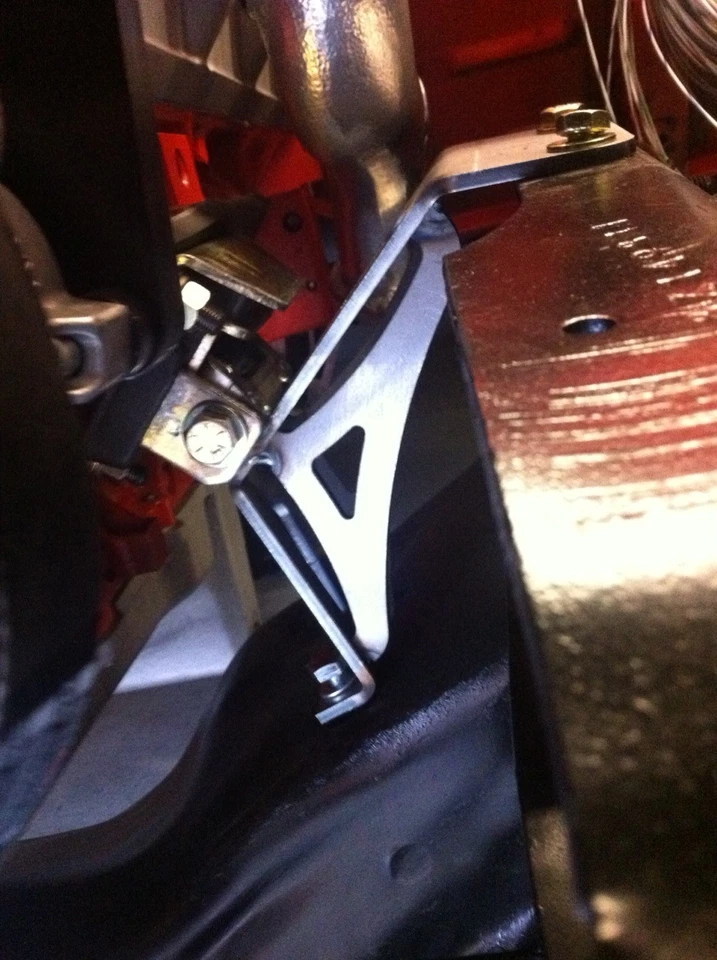 Camioneta Chevy C10 GMC 1963-72 bloque pequeño V8 soportes de chapa metálica Foto 4 de 4