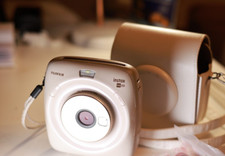 Fujifilm Instax Square SQ20 Hybrid Instant Camera With Film and camera Case