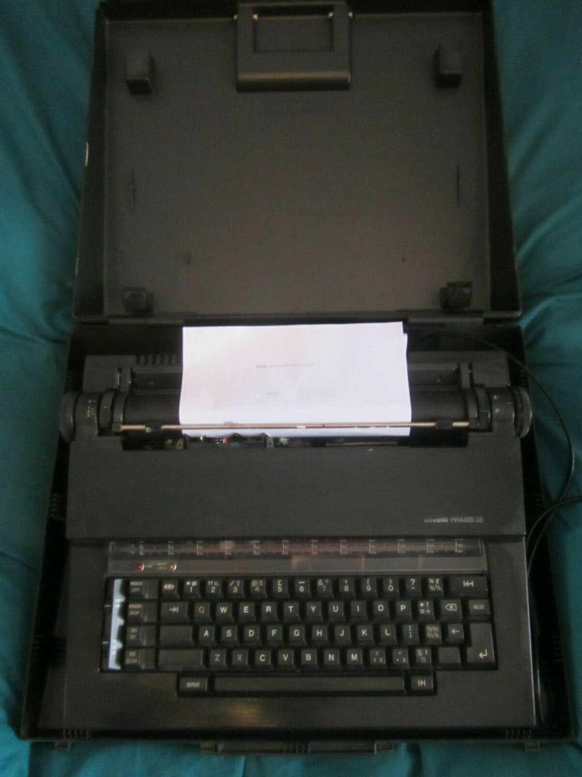 Olivetti Praxis 35 Electric Typewriter eBay