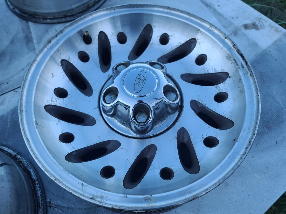 Оригинальные заводские колеса и колпаки 15 дюймов для Ford Explorer Ranger Mercury Mountaineer 1998-2002 годов выпуска - Изображение 2 из 4