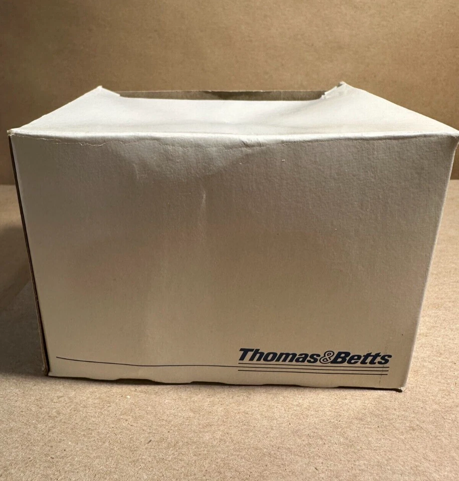 T&B Russellstoll 9R34U0W 30A 600V DuraGard Pin and Sleeve Receptacle, New In Box - Image 3 of 3