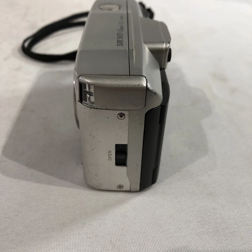 Película compacta Canon Sure Shot 120 clásica de 35 mm + flash Foto 3 de 4