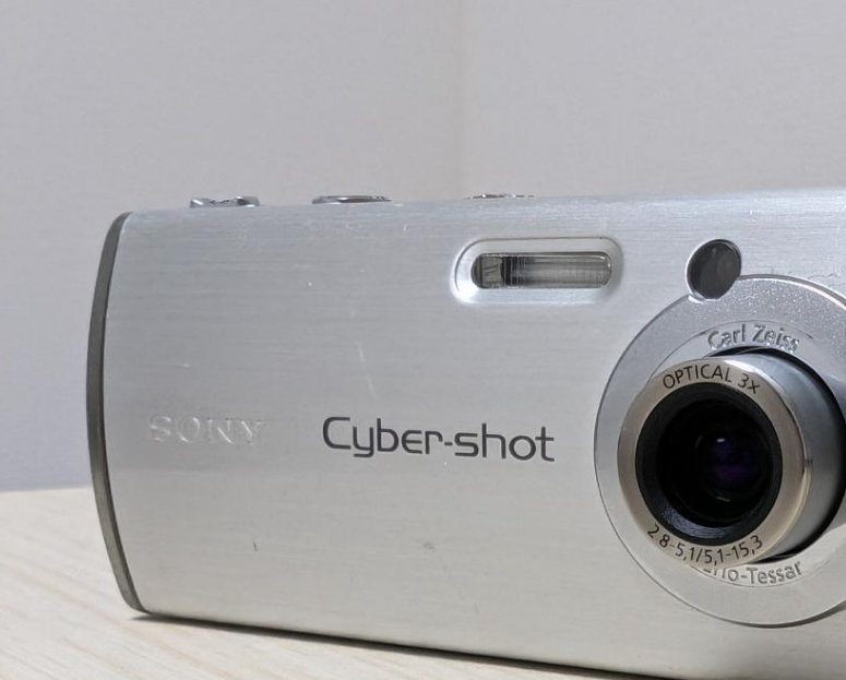 Sony Cyber-Shot DSC-L1 3X Digital Camera Battery Included No Charger JP