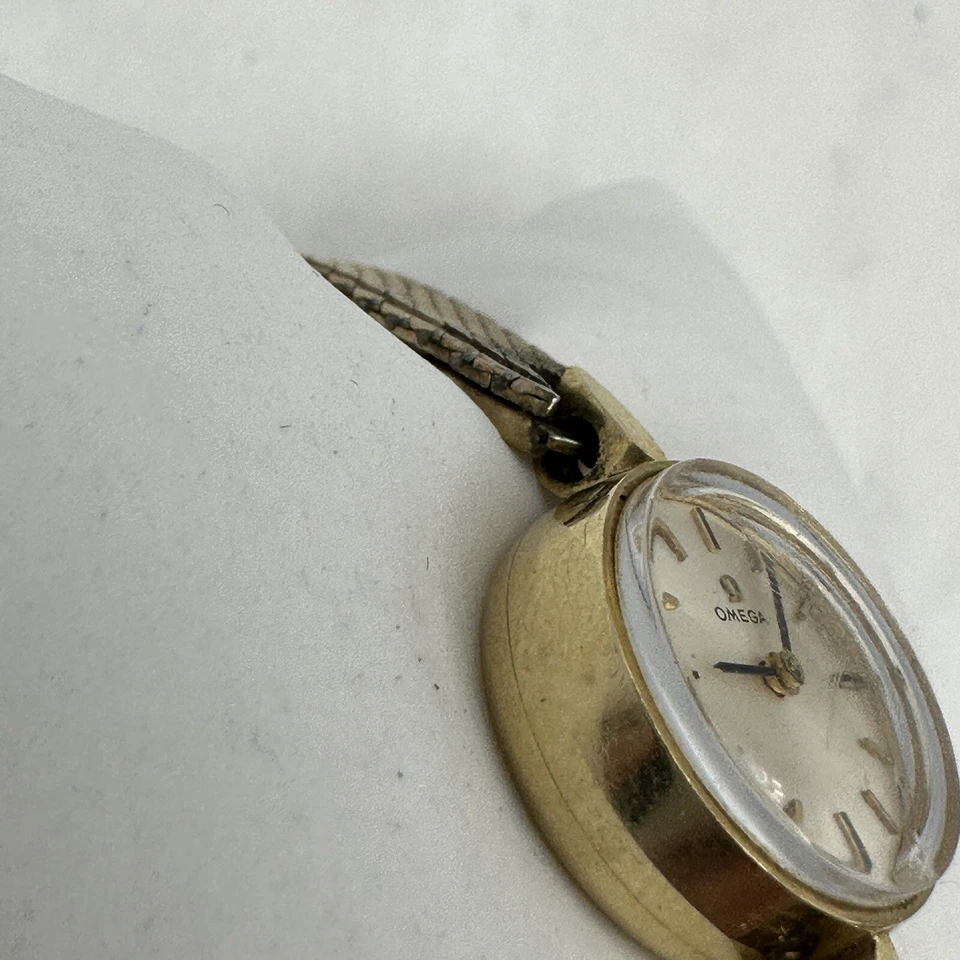 Vintage Omega Petite Relógio Feminino, Ouro 14K B&A, Relógio Elegante, Funcionando - Imagem 3 de 4