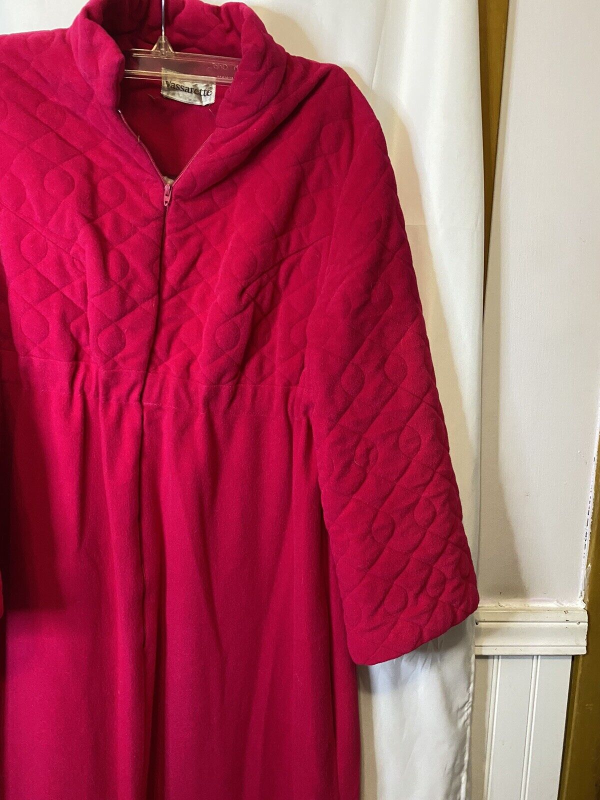 Vassarette pink  quilted  robe size 14  zip up wi… - image 4