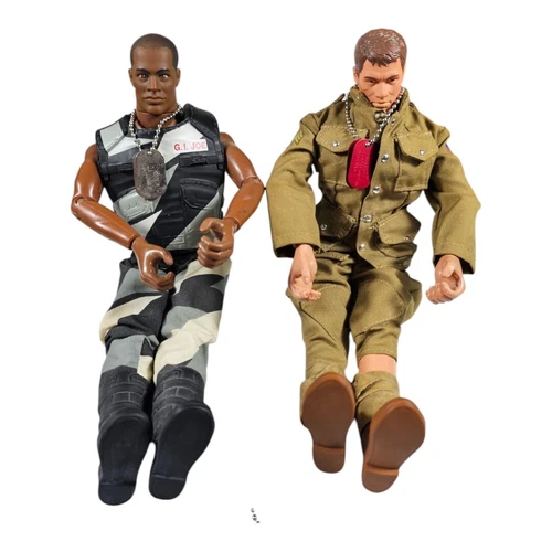 Hasbro 1996 G.I JOE 12 IN 2 DOLLS WITH Outfits Shoes VINTAGE Collectibles toys