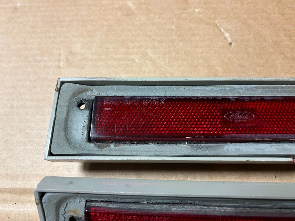 Juego de luces marcadoras laterales traseras Lincoln Mark VII 1987-1992 RH y LH Foto 4 de 4