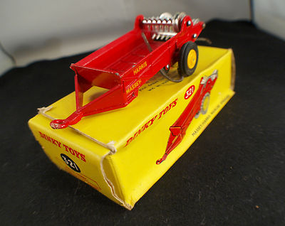 Dinky Toys GB N°321 – Épandeur à Fumier Massey Harris – Boîte D'origine