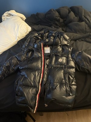 MONCLER ストライプ ダウンジャケット Moncler Black Down Hooded Heavyweight Puffer Jacket Men Logo