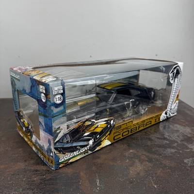 GREENLIGHT Free Wheelin' 1977 Ford Mustang II Cobra II 1:18 Scale