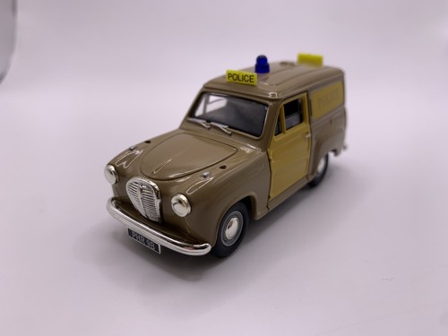 Vanguards Corgi 1:43 Austin A35 Van Wiltshire Constabulary VA17005 - Picture 3 of 7
