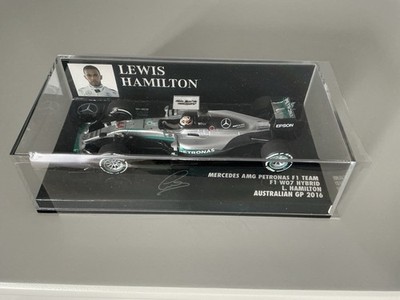 Minichamps Mercedes AMG Petronas F1 Hybrid W07 L Hamilton