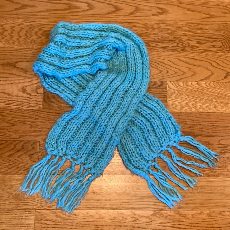 Target Light Aqua Blue Cozy Winter Chunky Knit Tassel Scarf Girls Size 8-16 ❄️