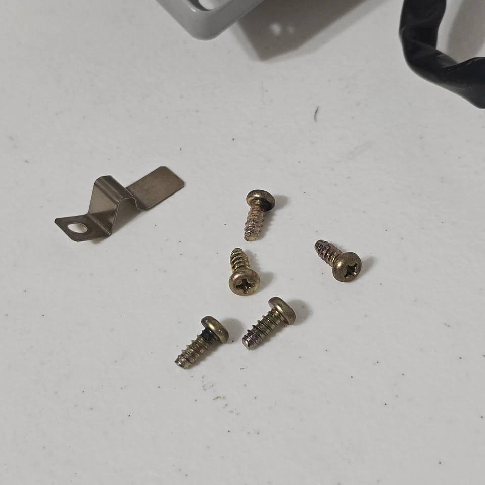 97-04 Mitsubishi Montero Sport Roof Overhead Console Dome Light BULB HOUSING SET - Image 2 of 4