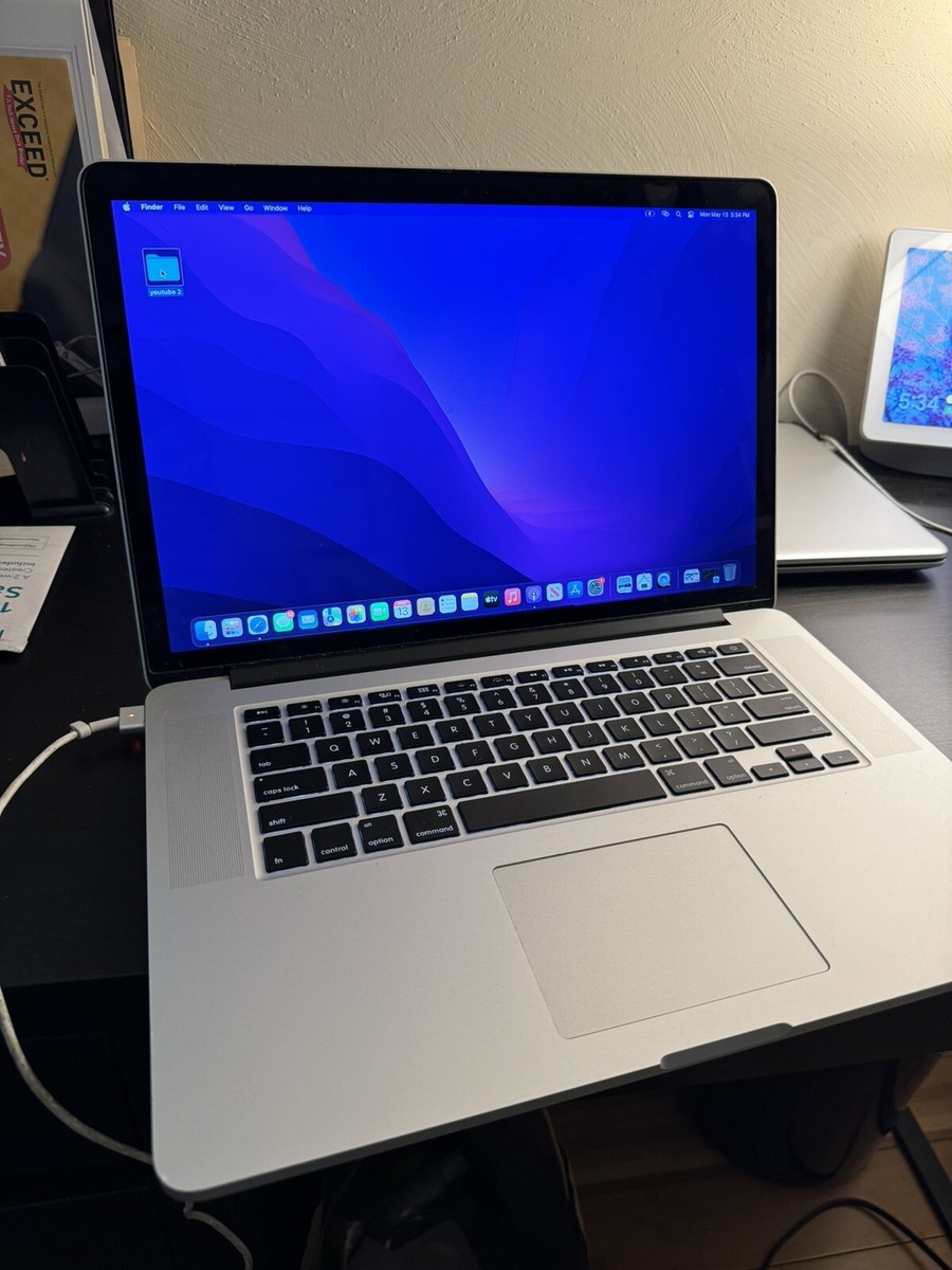 爆速　MacBook Pro 15.4インチ/i7/12GB/SSD256GB Apple MacBook Pro 15.4インチ Retinaディスプレイ/第6世代 Core