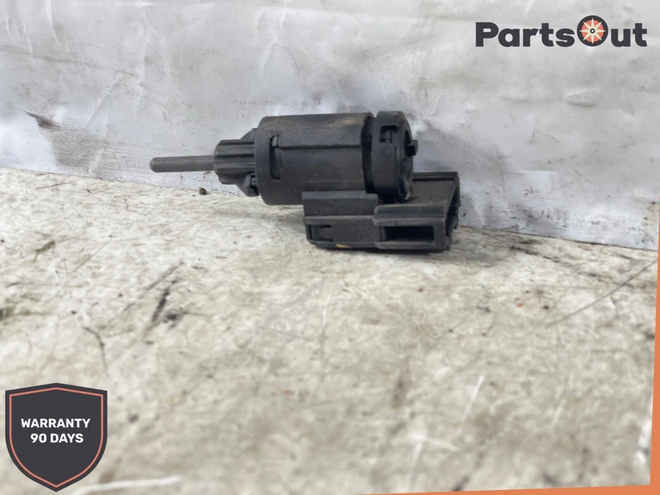 AUDI TT MK1 2000-2006 PEDAL DE FRENO LUZ DE FRENO INTERRUPTOR DE CONTROL SENSOR ORIGINAL OEM Foto 2 de 4