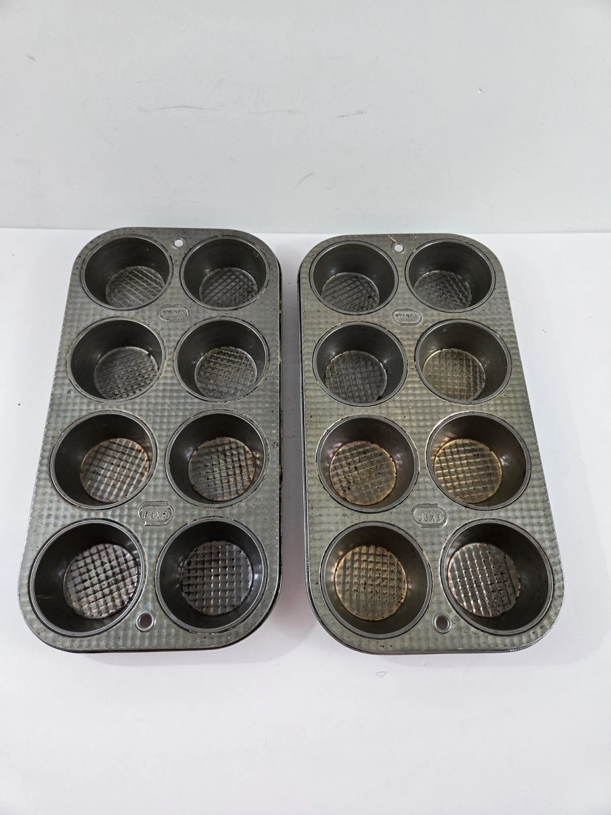 2 Vintage Ekco Ovenex Metal 8 Muffin Cupcake Tin Baking Pan Made in USA X80