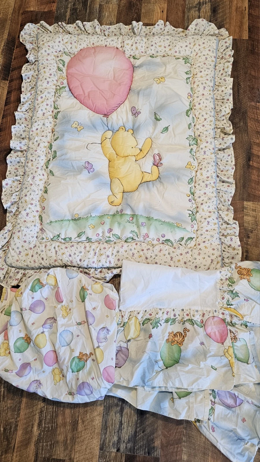 Disney Winnie The Pooh Crib Bedding Comforter Set Red Balloon 1999 Vintage
Opens in a new window or