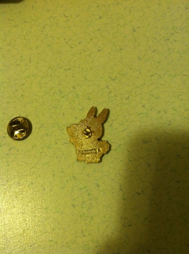 VINTAGE EMAILLE HASE PIN OSTERN PINBACK - Bild 4 von 9