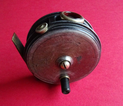 GOOD VINTAGE 3 1/8'' ALLCOCK DOVEDALE PERFECT PATTERN TROUT FLY REEL +AGATE GUARD