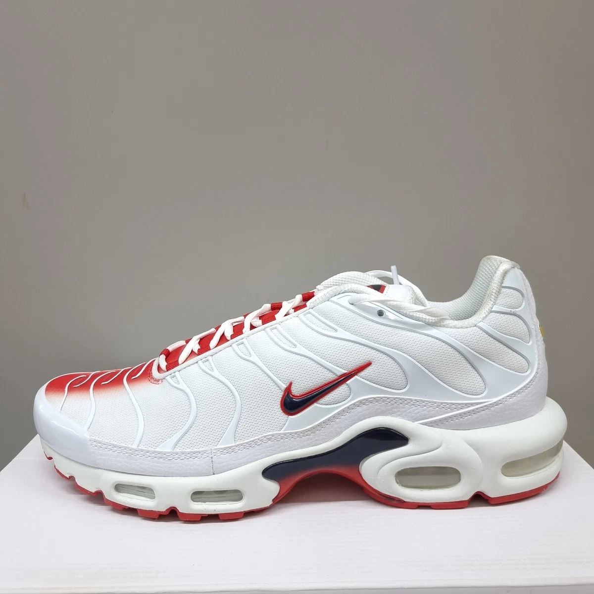 Nike Air Max Plus White/Red FN3410-100 Release Date