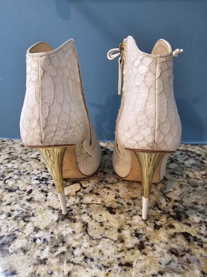 Giuseppe Zanotti White Croc Embossed Booties SIZE US 6.5/EUR 36.5 - Image 4 of 4