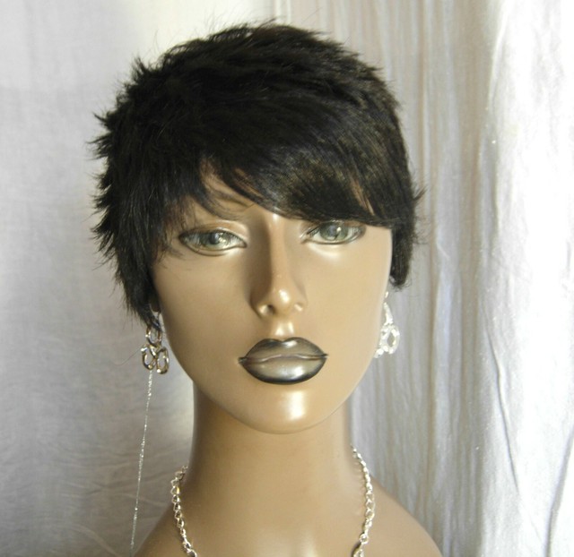 Junee Manhattan short wig black color 2, pixi style with ...