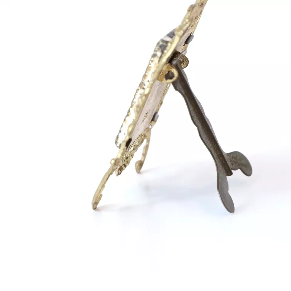 Antigua casa de muñecas con marco de foto en miniatura dorado tono dorado Chequia Eslovaquia Foto 3 de 4