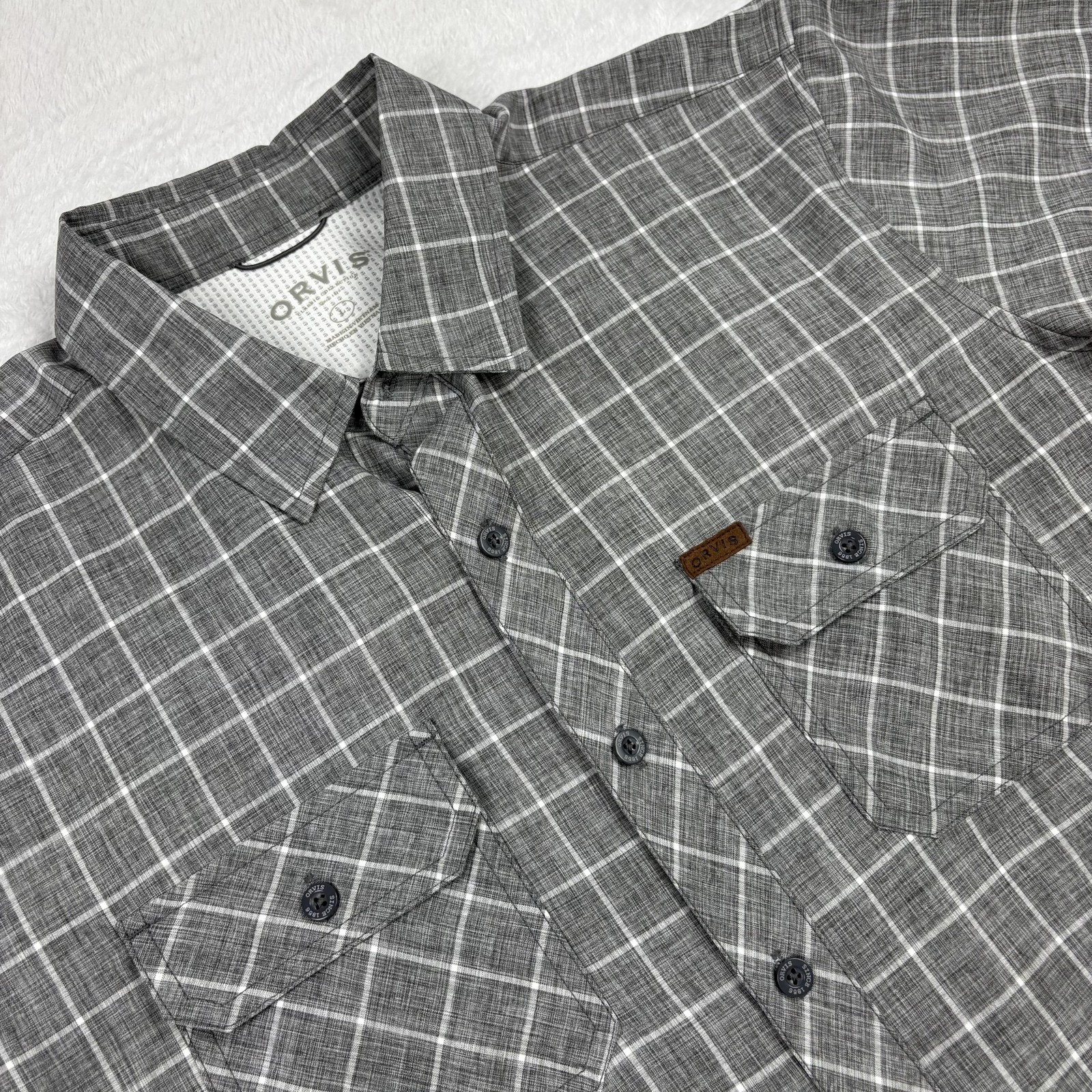 Orvis Shirt Mens L Gray Plaid Short Sleeve Button-Up Polyester Classic Fit