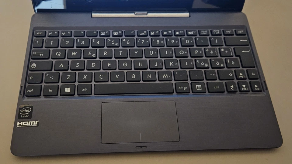 ASUS T100T 10.1" vetro crepato No touch Tastiera ITA microHDMI 2GB/32GB - Immagine 2 di 4