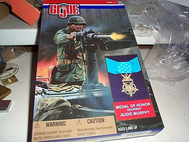 2001 G.I.JOE " AUDIE MURPHY MEDAL OF HONOR " NEW IN BOX