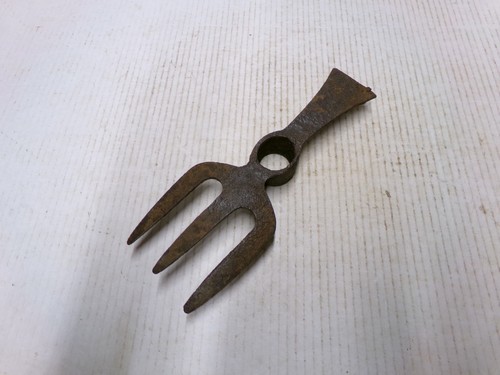 3 Tine Prong Garden Rake Claw  Vintage Tool