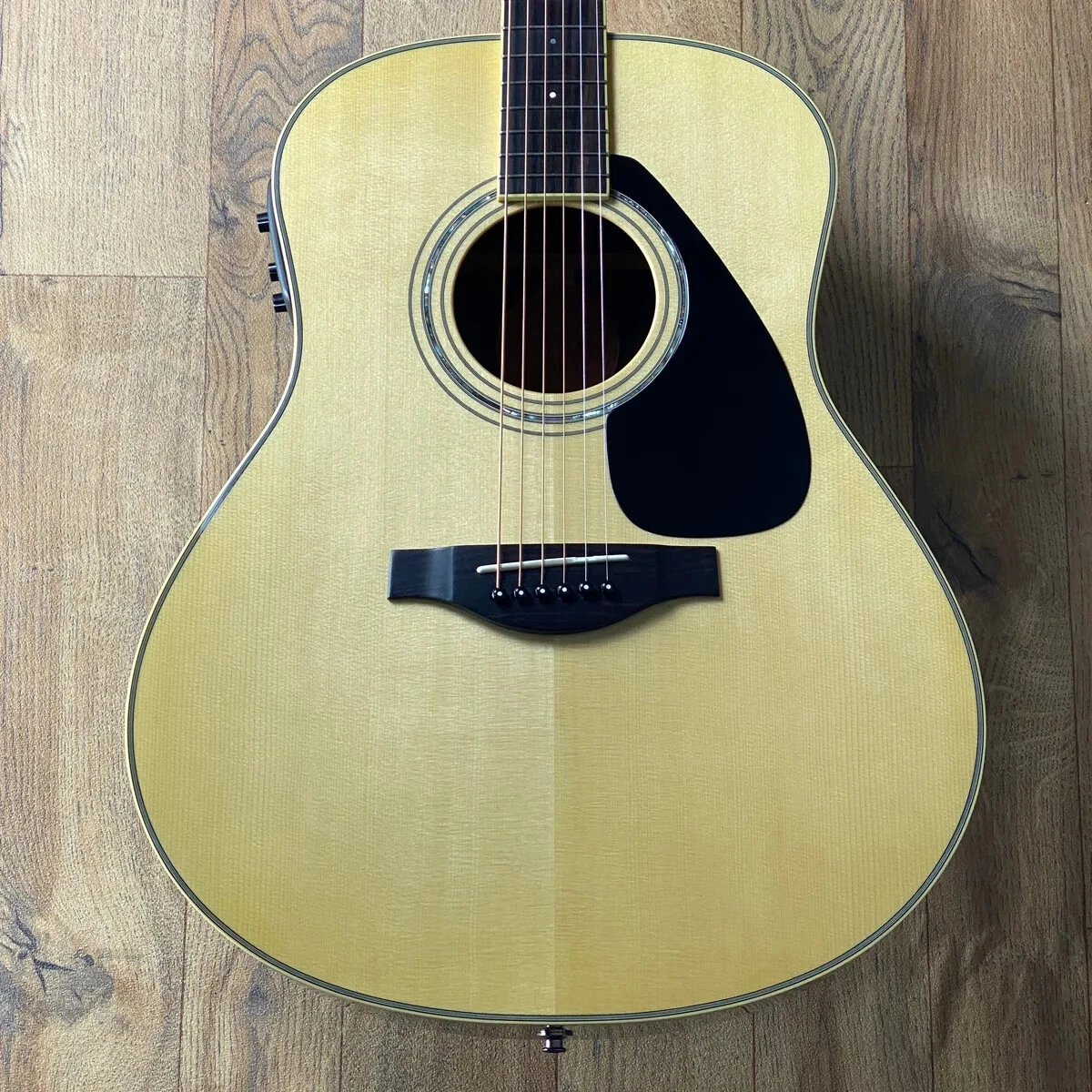 Second hand yamaha guitar deals