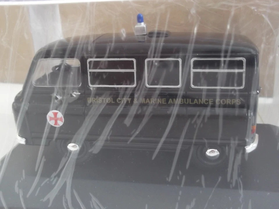 Oxford Roadshow JM003, Morris J2, Bristol City & Marine Ambulance Corps - 1:43 - Image 2 of 4