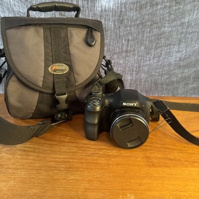 Sony Cyber-shot DSC-H200 20.1MP Digital Camera. Tested And Working. Bag.