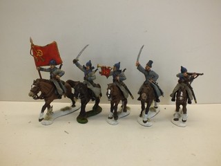 JOB LOT OF 5X 1:30 PAINTED PLASTIC BUILD COSSACKS MOUNTED (S10)